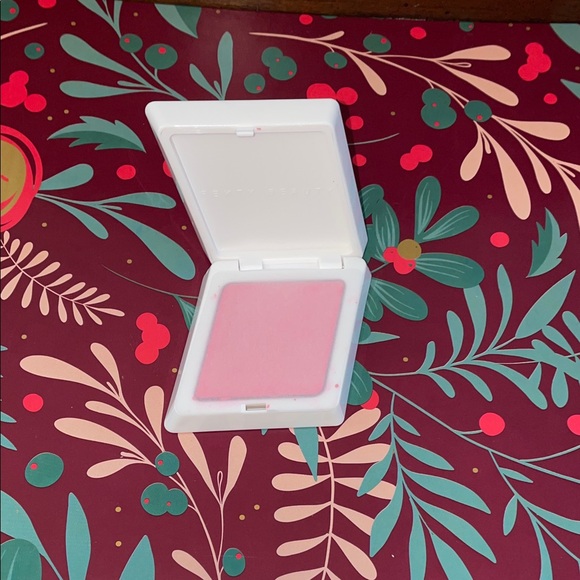 Fenty Beauty Blush in Petal Poppin’ - Picture 6 of 7
